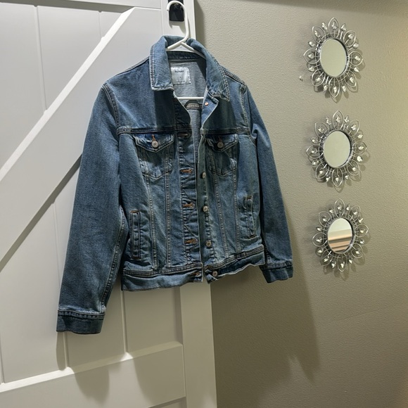 Old Navy Blue Button Up Long Sleeve Trucker Denim Jean Jacket - Picture 1 of 7